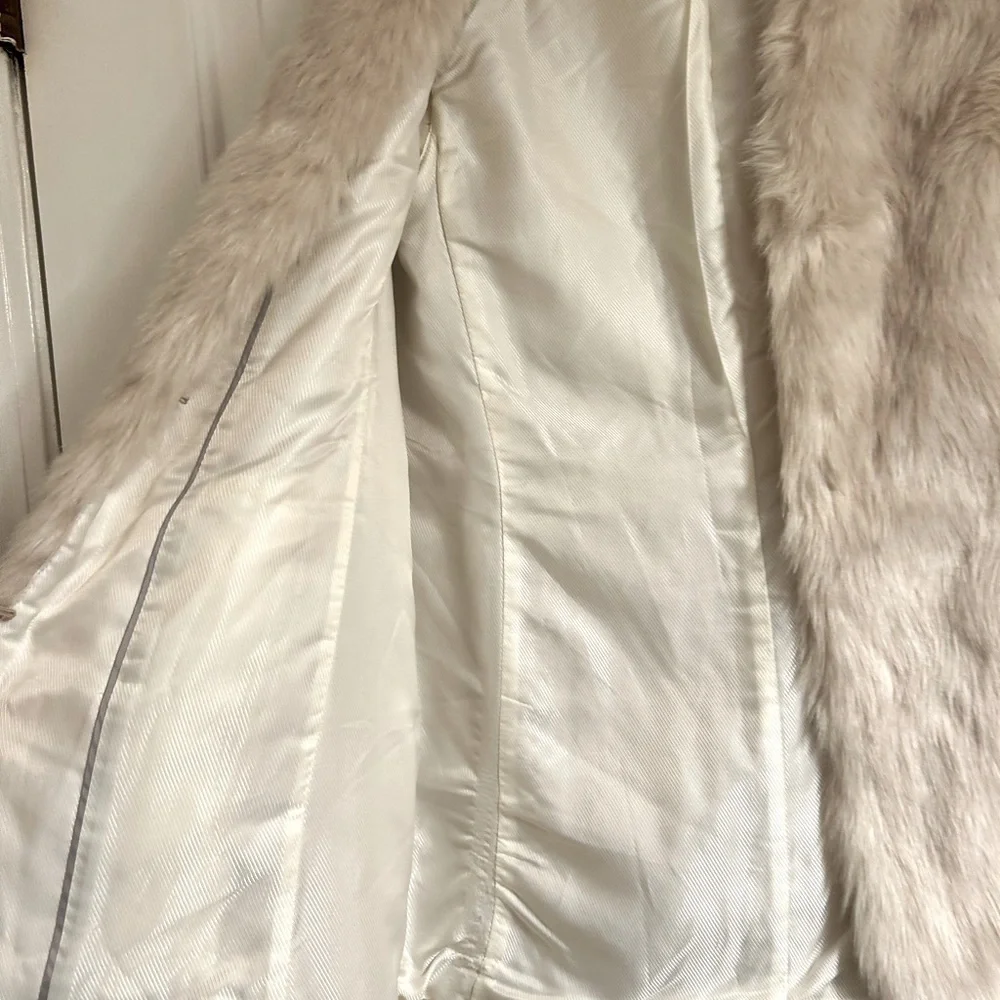 Banana Republic faux fur vest size small - Picture 4 of 8